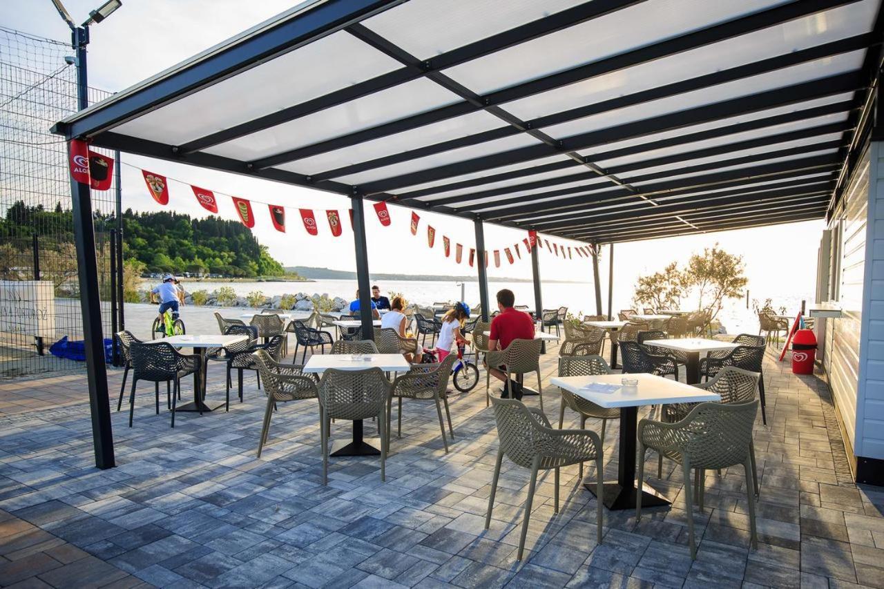 Floating House Sea Queen Portoroz Exterior photo